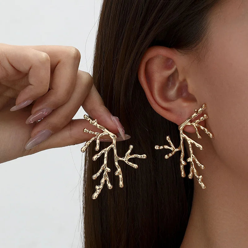 Pendientes grandes de coral para mujer dorados