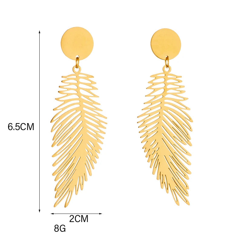 Grandes pendientes de pluma estilizados