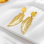 Grandes pendientes de pluma estilizados