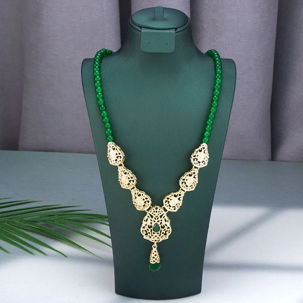 Collar largo con colgante tradicional de boda árabe verde