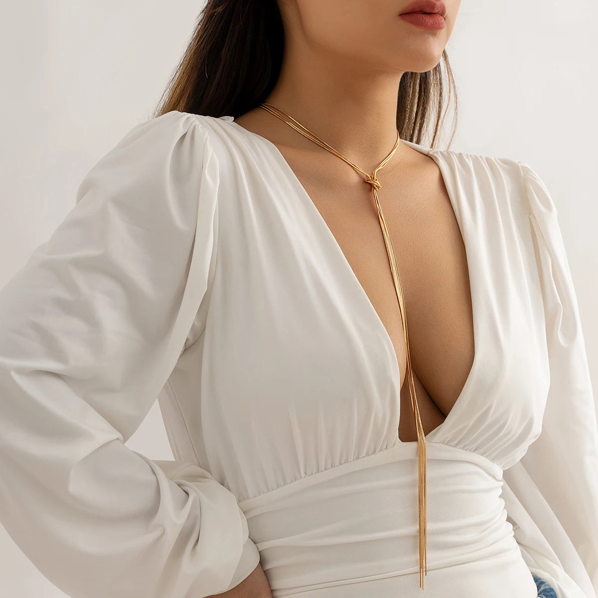 Collar largo de escote con nudo para mujer