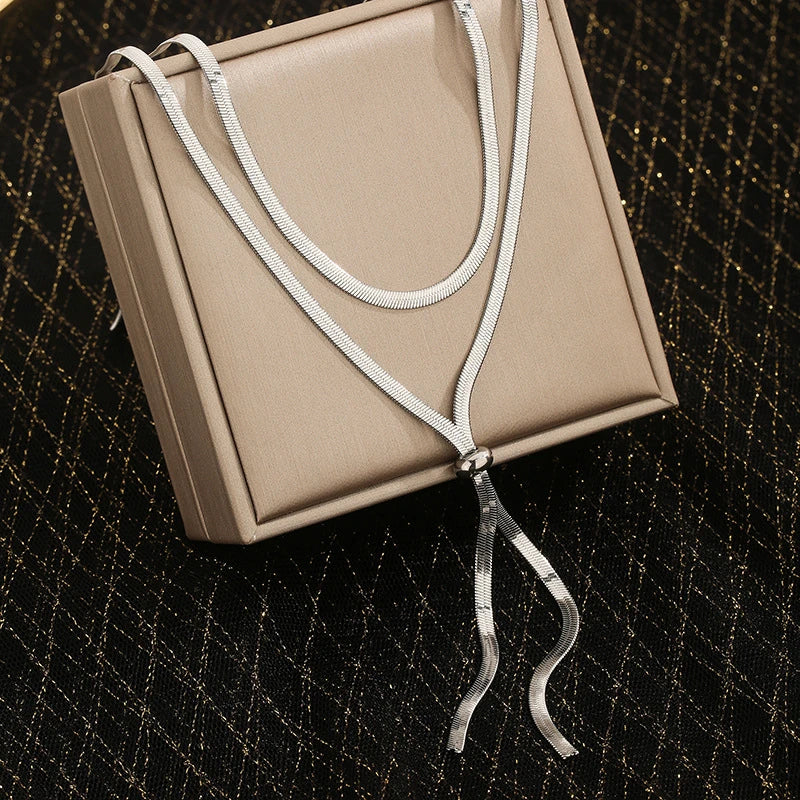 Collar Largo de Escote para Mujer 