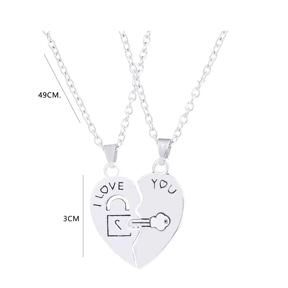 Juego de 2 Collares Colgantes Medio Corazón "I Love You" Para Pareja de Enamorados