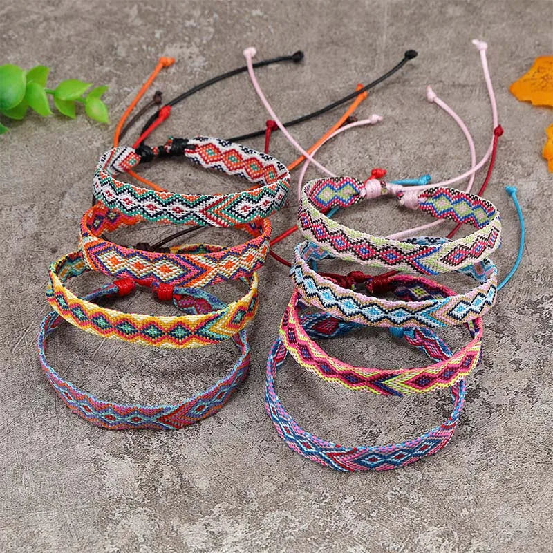 Lote de 8 pulseras brasileñas con motivos geométricos