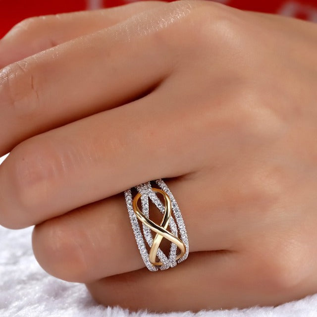 Anillo Infinito Oro y Diamante para Mujer