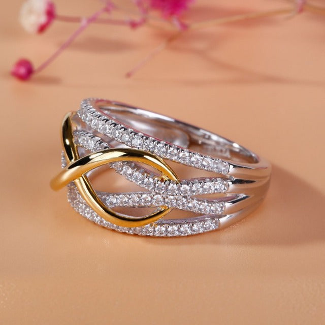 Anillo Infinito Oro y Diamante para Mujer
