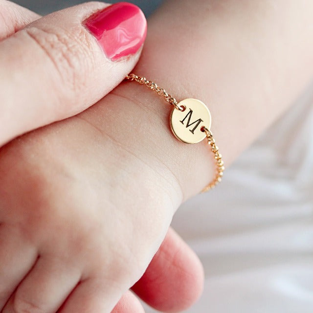 Pulsera para Bebé Personalizada Inicial del Nombre oro