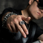 Anillo de plata para hombre con diseño de caballero vikingo