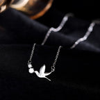 Collar con Colgante de Paloma