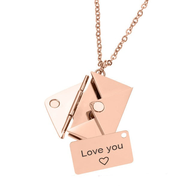 Collar con Colgante de Sobre