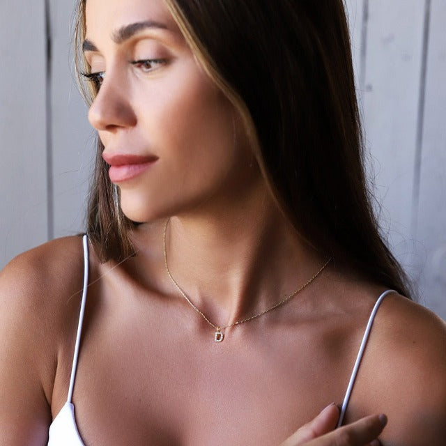 Collar con letra inicial personalizada