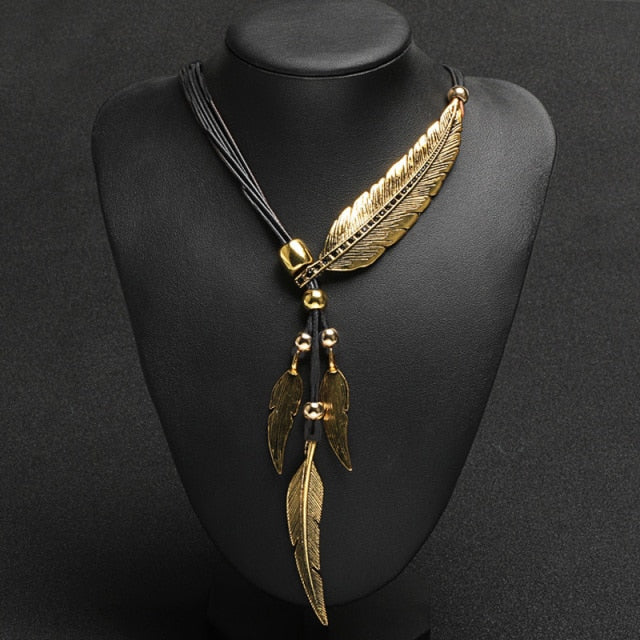 Collar Pluma Mujer oro y negro