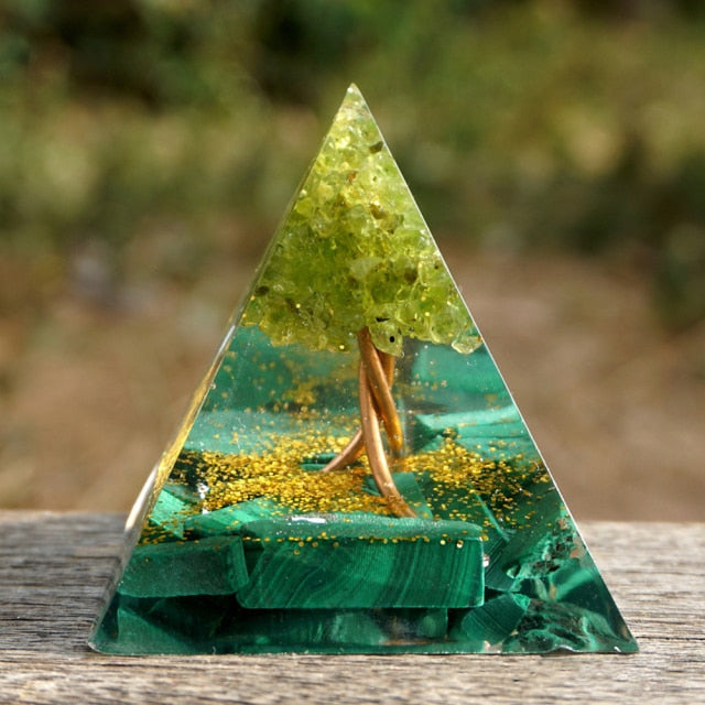 Pirámide Orgonite Protección & Meditación árbol